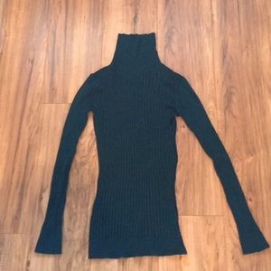 TURQUOISE Turtle neck!
